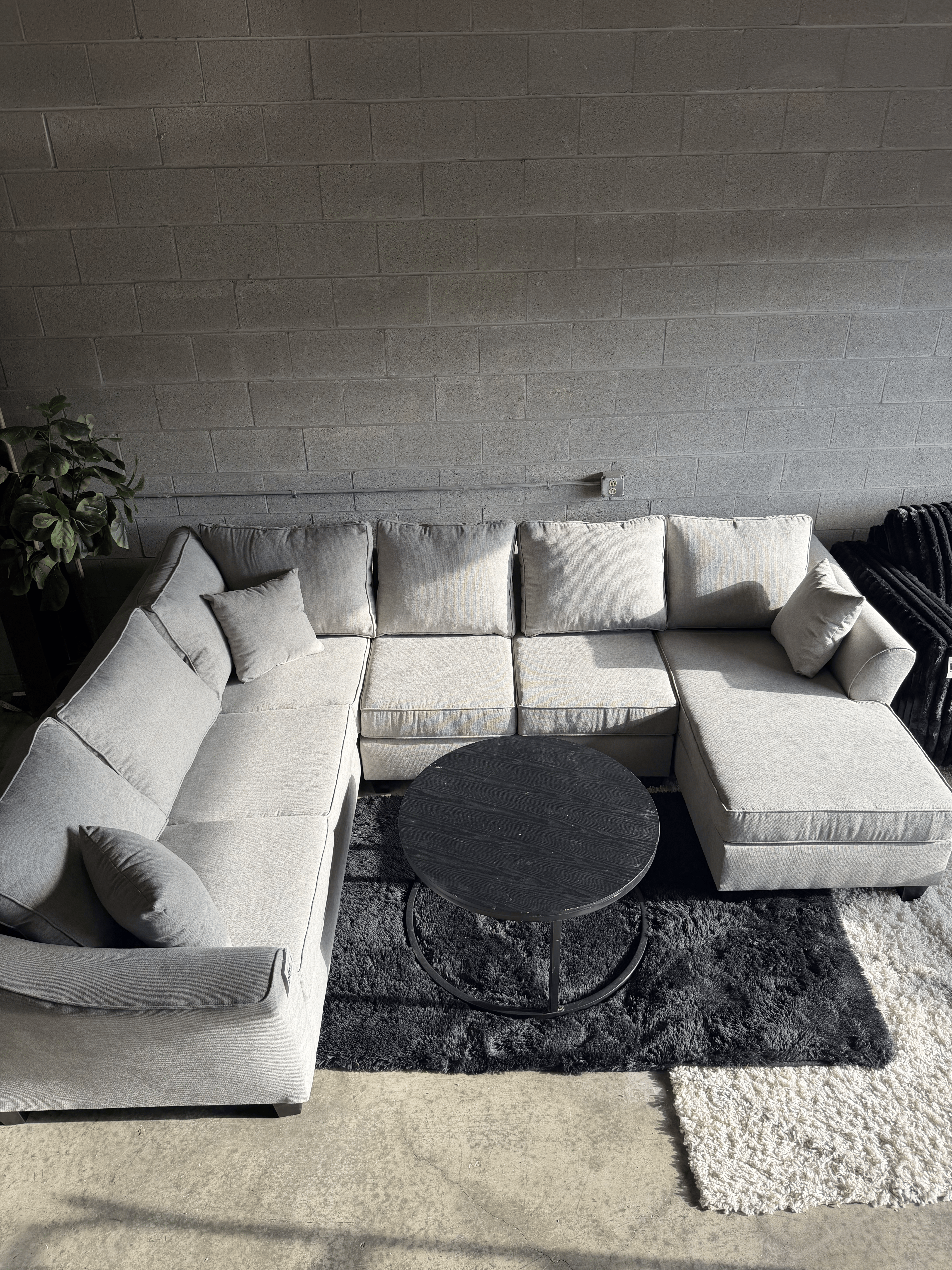 Lennox U-Shape Sectional