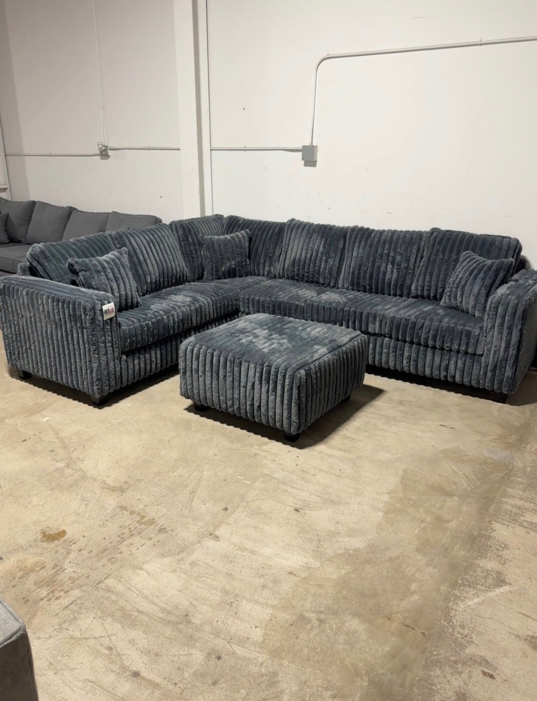Sectional + FREE Ottoman